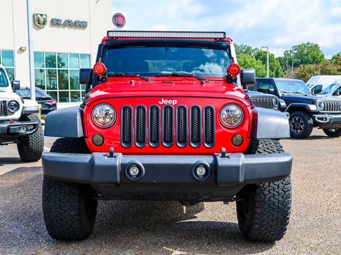Used 2016 Jeep Wrangler Unlimited Rubicon w/ Max Tow Package AWD/4WD image 3