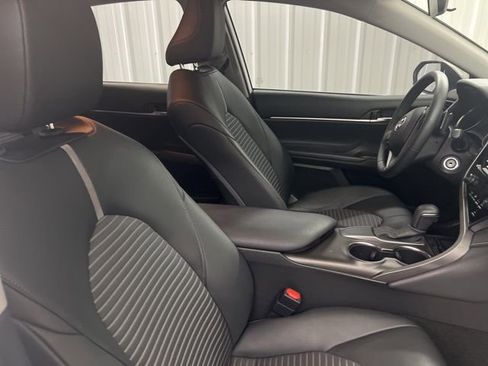 Used 2021 Toyota Camry SE image 20