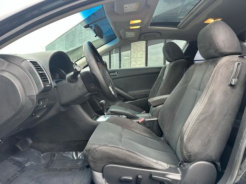 Used 2011 Nissan Altima 2.5 S w/ 2.5S Premium Pkg image 2