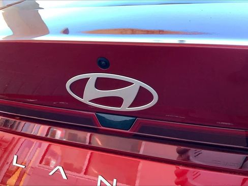 Used 2025 Hyundai Elantra SE image 30