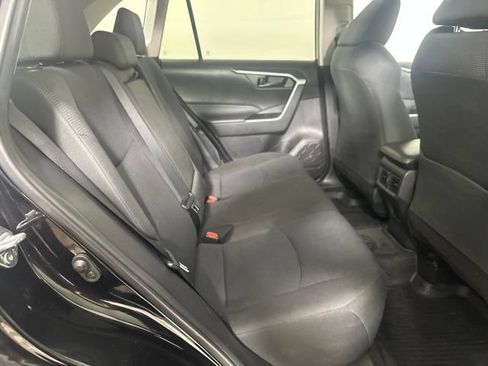 Used 2022 Toyota RAV4 LE AWD/4WD image 25