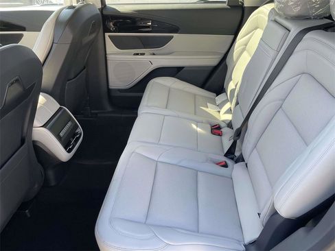 New 2026 Lincoln Nautilus Premier image 12