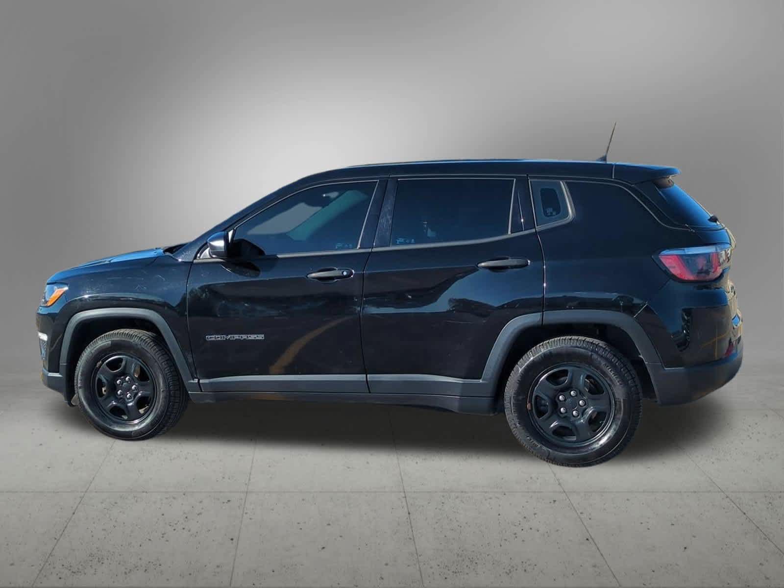 Used 2018 Jeep Compass Sport FWD image 3