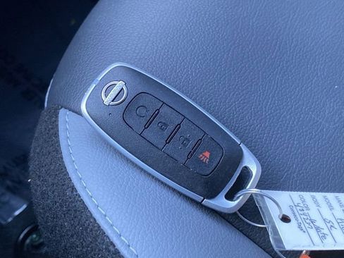 Used 2023 Nissan Kicks SR w/ SR Premium Package image 23