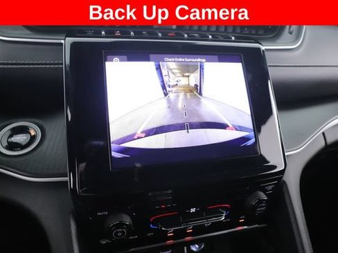 Used 2025 Jeep Grand Cherokee Laredo X AWD/4WD image 4