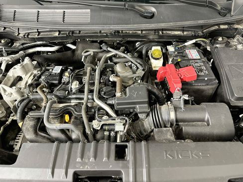 Used 2025 Nissan Kicks SV AWD/4WD image 31