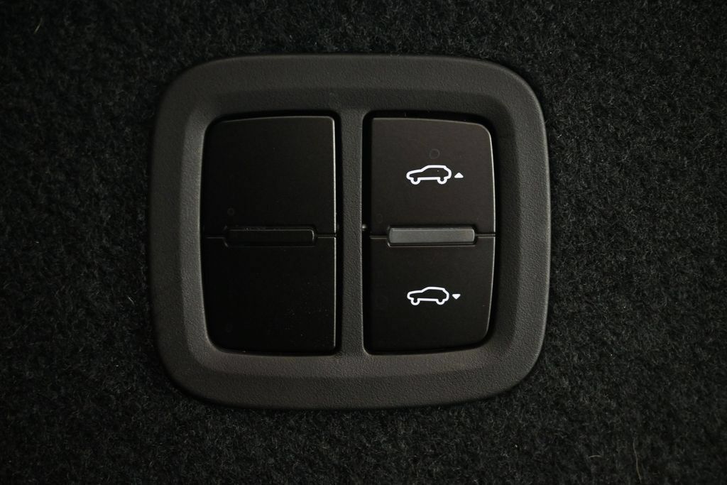 Used 2026 Porsche Cayenne GTS AWD/4WD image 34