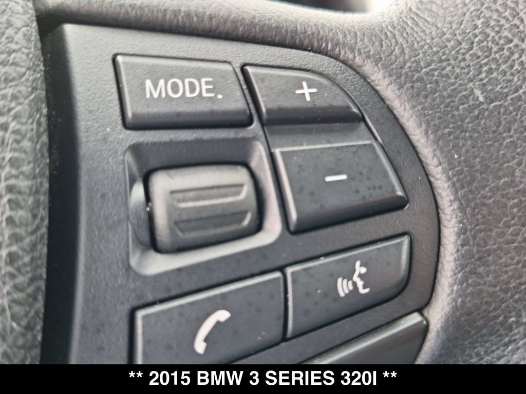 Used 2015 BMW 320i Sedan RWD image 5