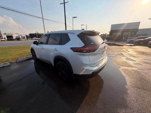 Used 2026 Nissan Rogue SV w/ Cold Weather Package AWD/4WD image 7