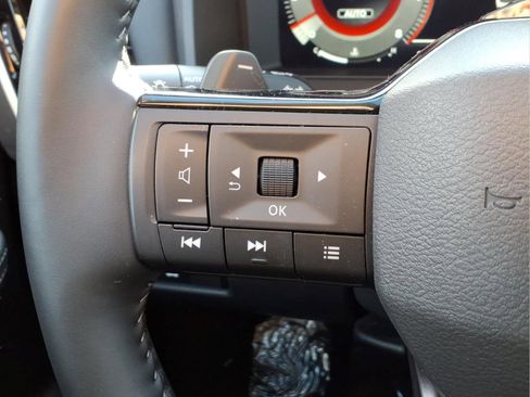 Certified 2025 Nissan Rogue SL w/ Tech Package AWD/4WD image 17