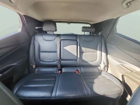 Used 2023 Chevrolet Bolt EUV Premier image 17