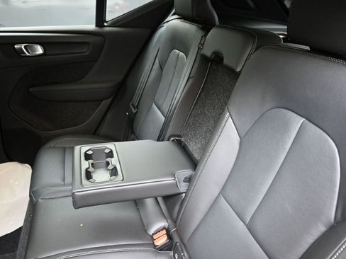 Certified 2025 Volvo XC40 B5 Core image 20