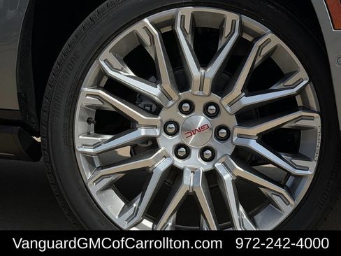 New 2026 GMC Yukon Denali w/ Denali Reserve Package AWD/4WD image 9