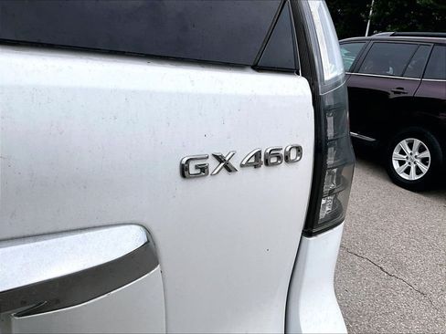 Used 2023 Lexus GX 460 Luxury w/ Sport Design Package AWD/4WD image 27