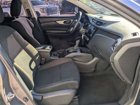 Used 2021 Nissan Rogue Sport S image 18