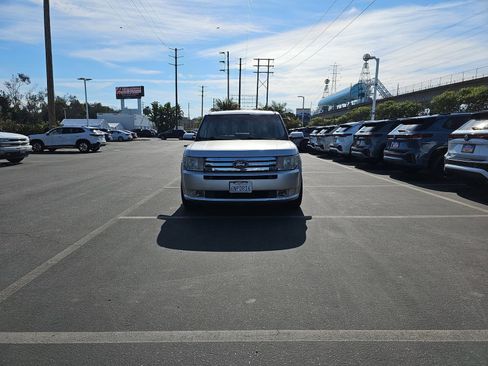 Used 2011 Ford Flex SEL w/ Rapid Spec Order Code image 2