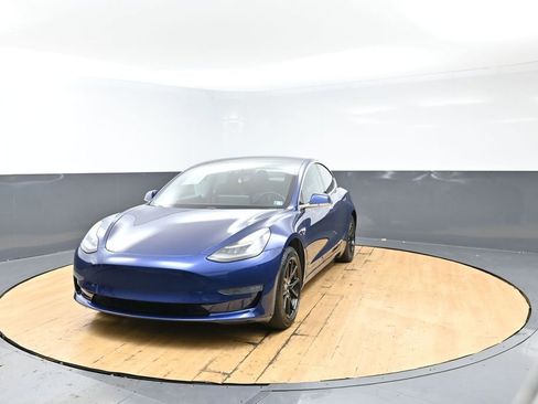 Used 2018 Tesla Model 3 Long Range RWD image 4