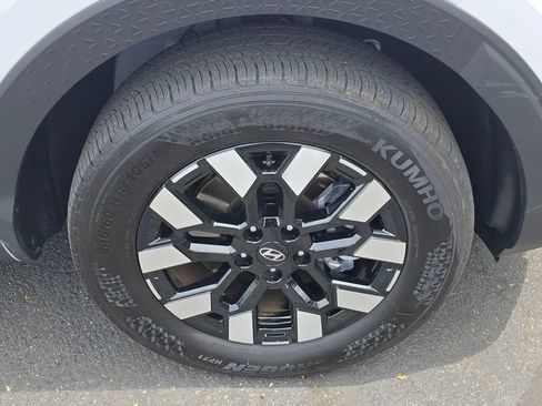Used 2025 Hyundai Santa Cruz SEL AWD/4WD image 9