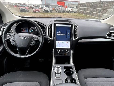Used 2024 Ford Edge SE image 14