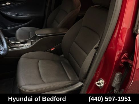 Used 2023 Chevrolet Malibu RS FWD image 12