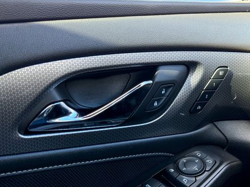 Used 2023 Chevrolet Traverse Premier w/ Redline Edition image 31