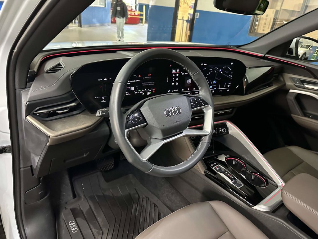 Used 2025 Audi Q5 Premium w/ Convenience Package AWD/4WD image 16