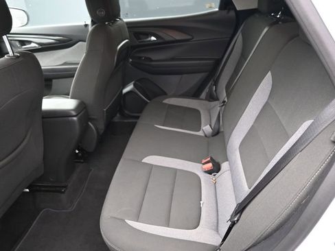 Used 2025 Chevrolet TrailBlazer LT FWD image 24