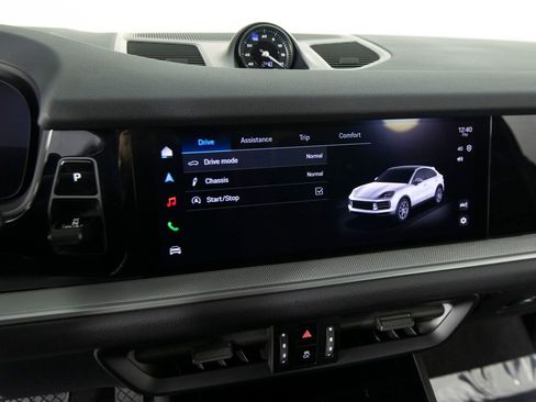 Certified 2025 Porsche Cayenne Coupe image 28