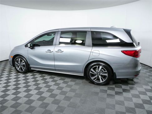Used 2024 Honda Odyssey Touring image 31