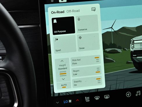 Used 2024 Rivian R1S Adventure image 37