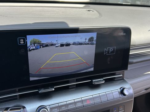 Used 2025 Hyundai Kona SEL FWD image 7
