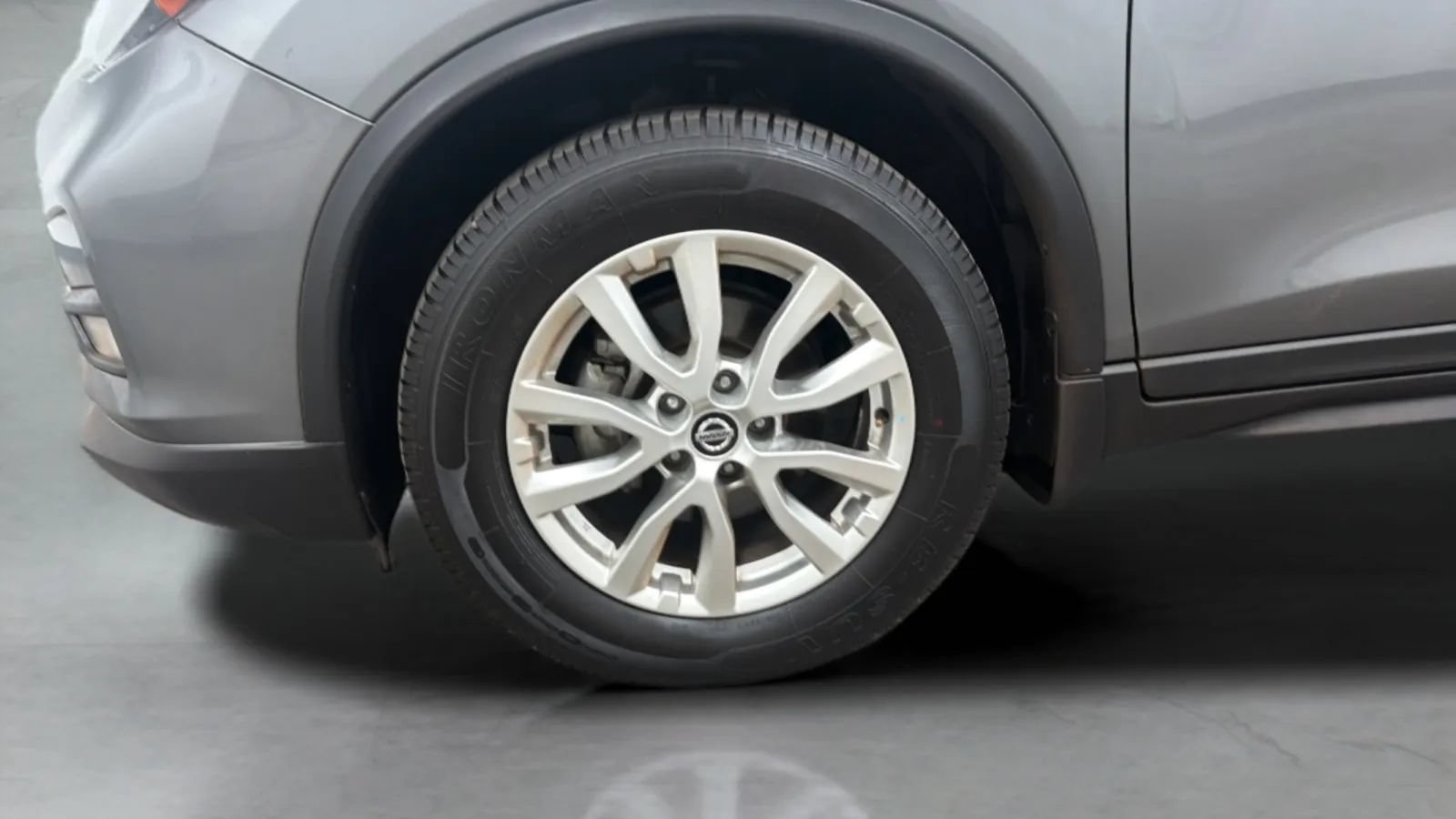 Used 2017 Nissan Rogue SV FWD image 28