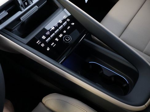 Used 2025 Porsche Macan 4S Electric image 24