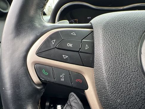 Used 2017 Jeep Grand Cherokee Limited w/ Luxury Group II image 16