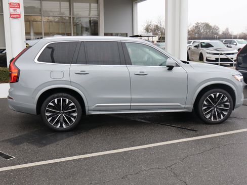 Used 2025 Volvo XC90 B6 Plus image 11