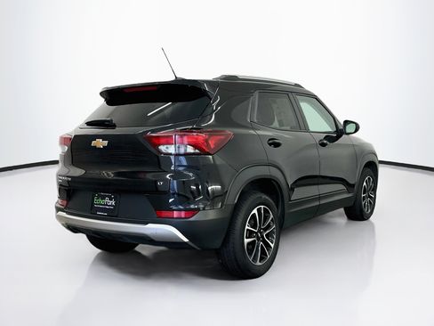 Used 2025 Chevrolet TrailBlazer LT AWD/4WD image 9