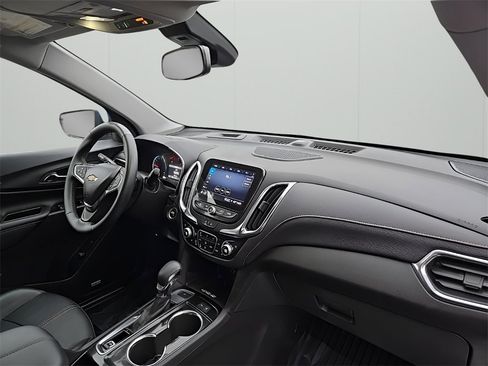 Used 2024 Chevrolet Equinox Premier image 20