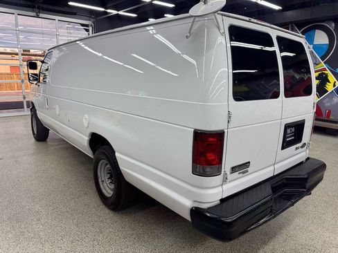 Used 2014 Ford E-350 and Econoline 350 Extended Super Duty RWD image 3