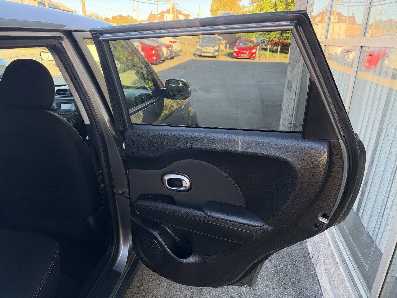 Used 2014 Kia Soul + FWD image 19