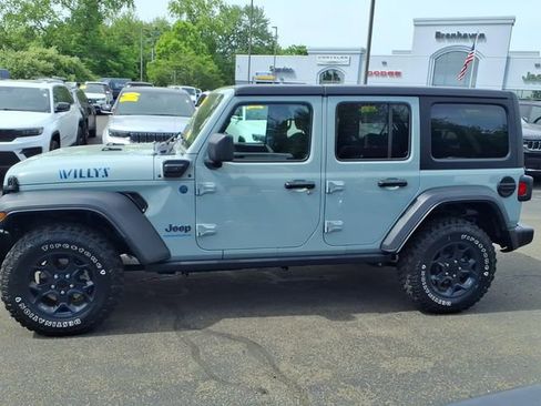 Used 2023 Jeep Wrangler Unlimited w/ Cold Weather Group AWD/4WD image 4