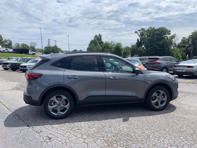 Certified 2025 Ford Escape ST-Line AWD/4WD image 10