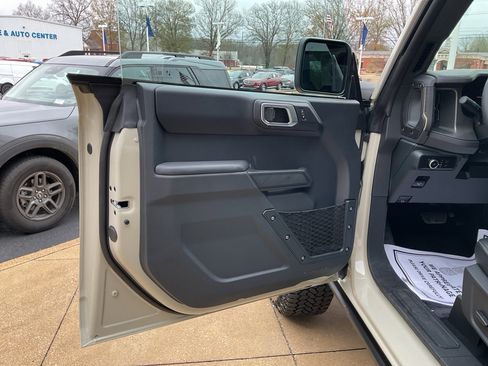 New 2025 Ford Bronco Badlands w/ Sasquatch Package image 13