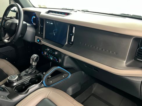 Used 2024 Ford Bronco Wildtrak AWD/4WD image 24