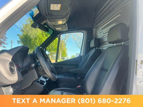Used 2025 Mercedes-Benz Sprinter 2500 image 11