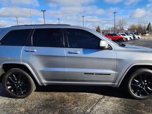 Used 2020 Jeep Grand Cherokee Altitude image 9