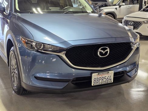 Used 2017 MAZDA CX-5 Touring image 9