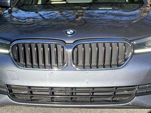 Used 2021 BMW 530i w/ Convenience Package image 4