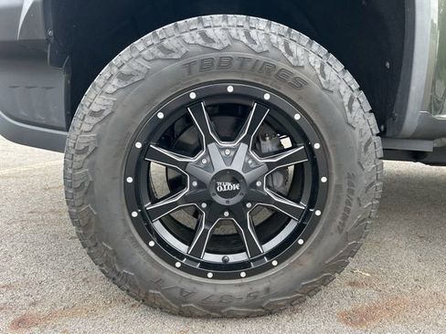 Used 2017 Chevrolet Colorado ZR2 w/ LPO, Premium Interior Package AWD/4WD image 38