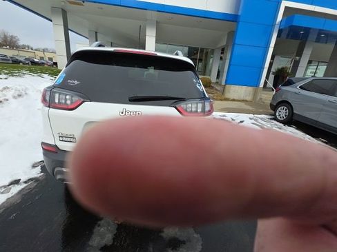 Used 2020 Jeep Cherokee Limited image 7