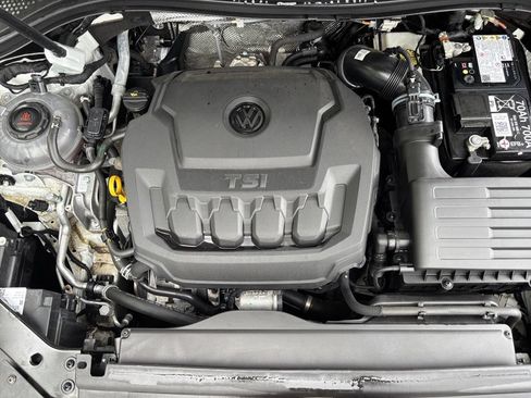 Certified 2024 Volkswagen Tiguan SE R-Line AWD/4WD image 10